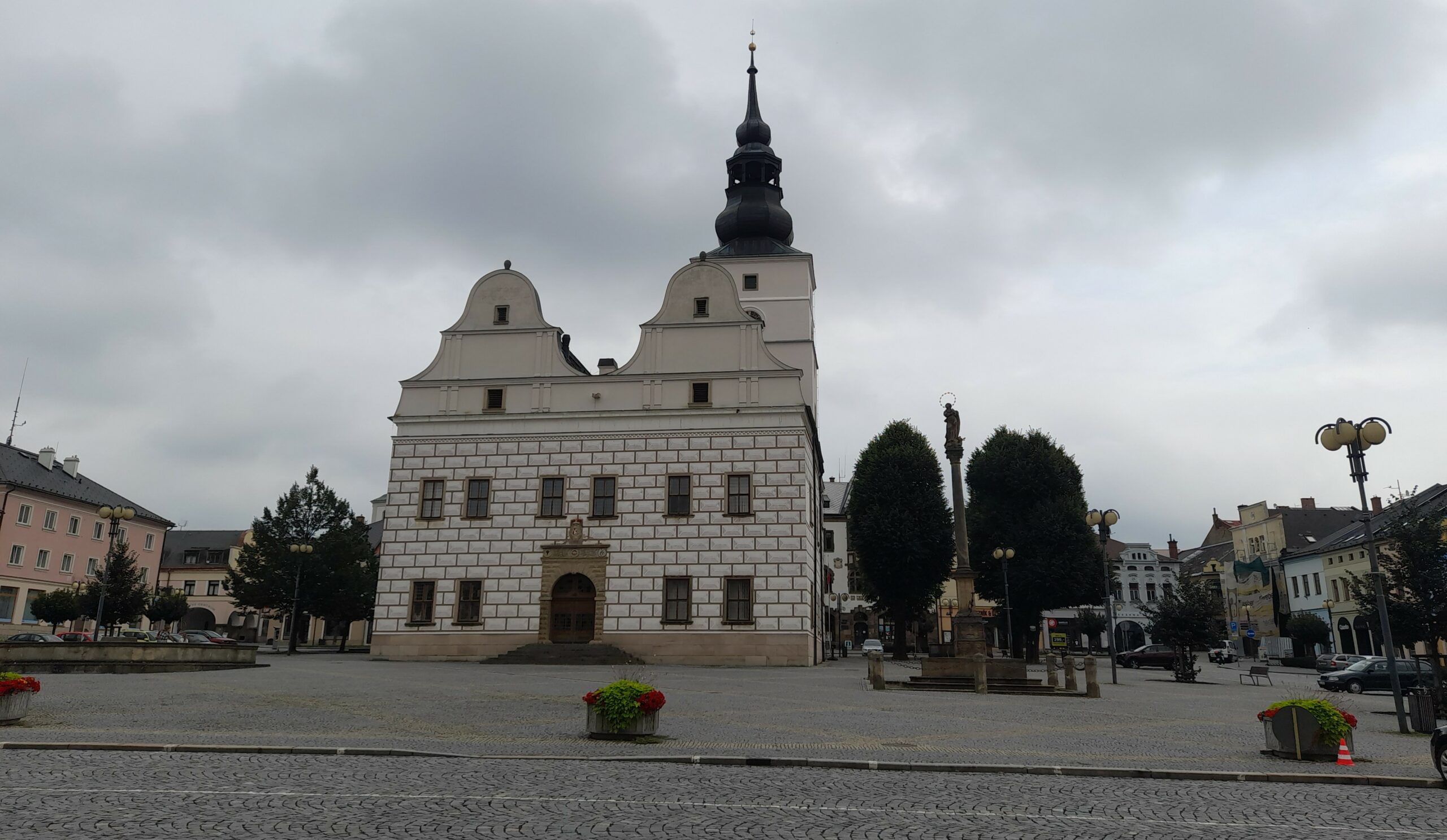 Lanškroun v podhůří Orlických hor leží na pomezí Čech s Moravou