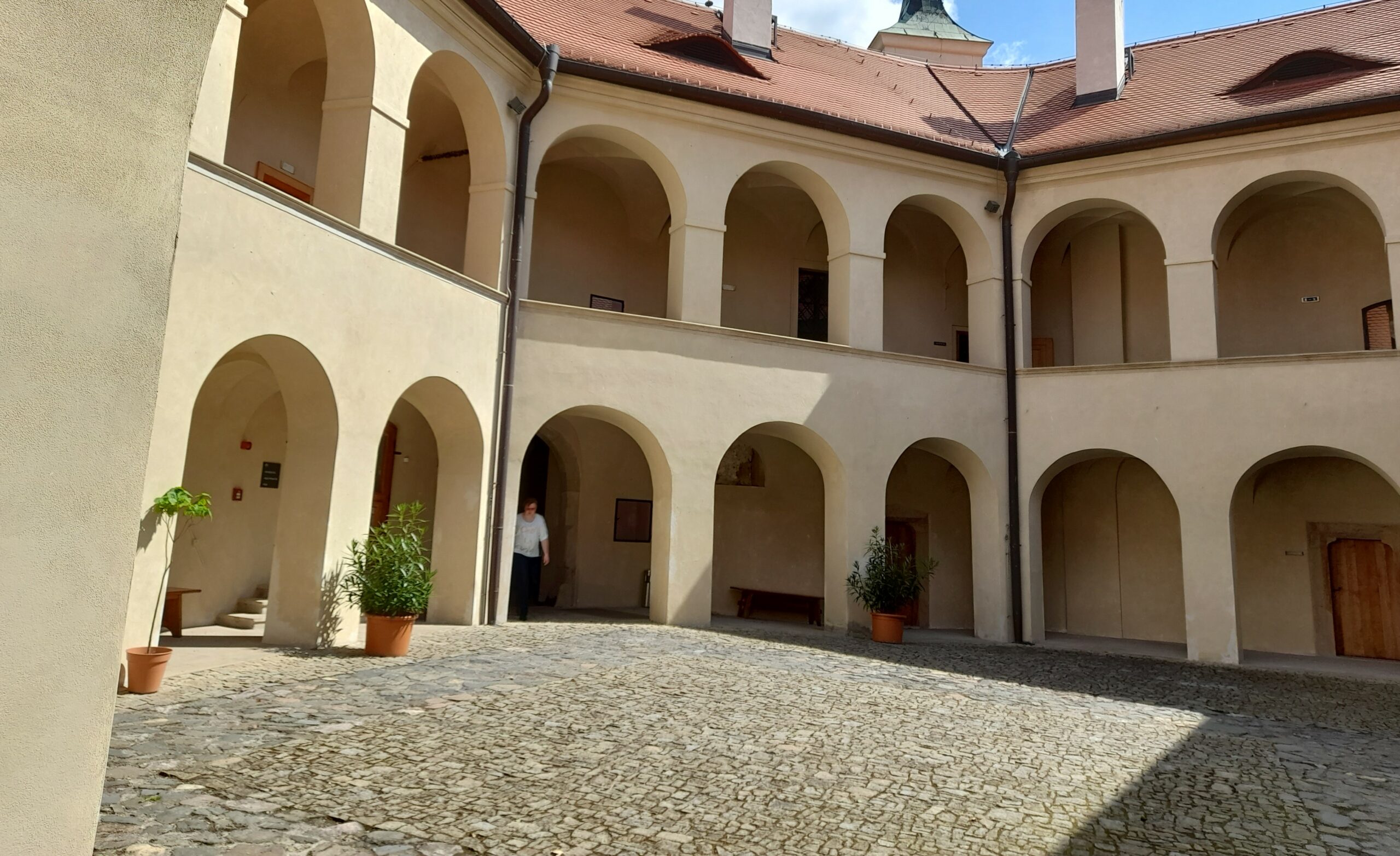 Středočeské muzeum je na zámku v Roztokách u Prahy